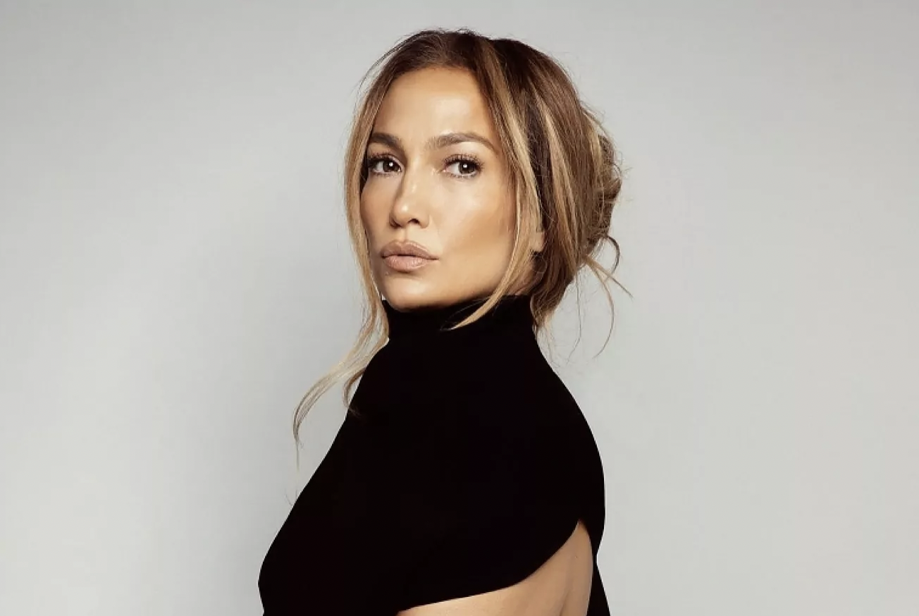 Jennifer Lopez Scores First Billion-Stream Spotify Hit With “On the Floor” Featuring Pitbull
