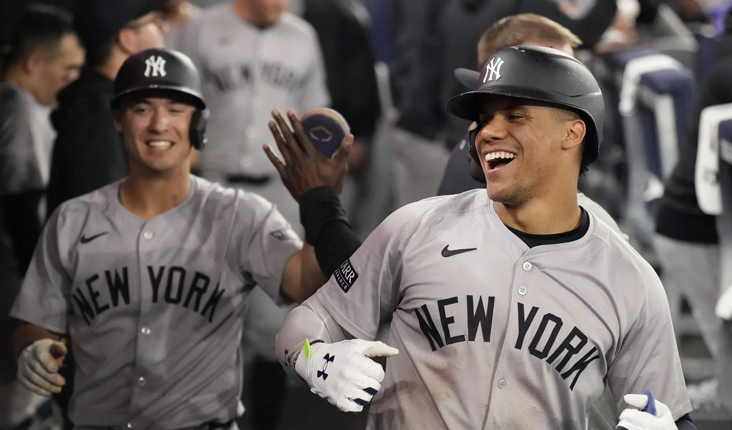 Juan Soto(front) shares. smile as Yankees’ win against the Blue Jays