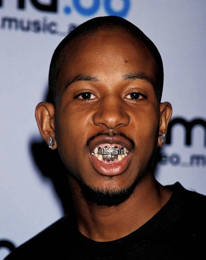 Shyne at the 2000 MTV Video Music Awards.