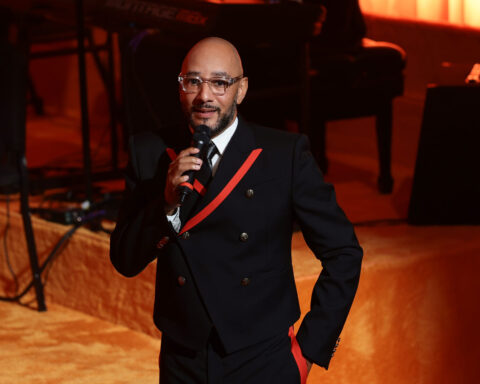 MIAMI BEACH, FLORIDA - DECEMBER 04: Swizz Beatz speaks during the Art Basel Awards Night in Miami Beach at New World Symphony on December 04, 2025 in Miami Beach, Florida. (Photo by Dimitrios Kambouris/Getty Images for Art Basel)